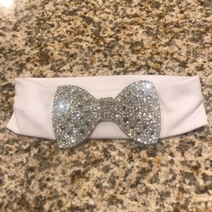 Infant headband with rhinestone bow